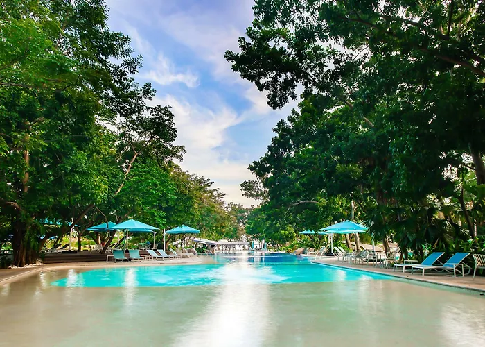 Tambuli Seaside And 4*