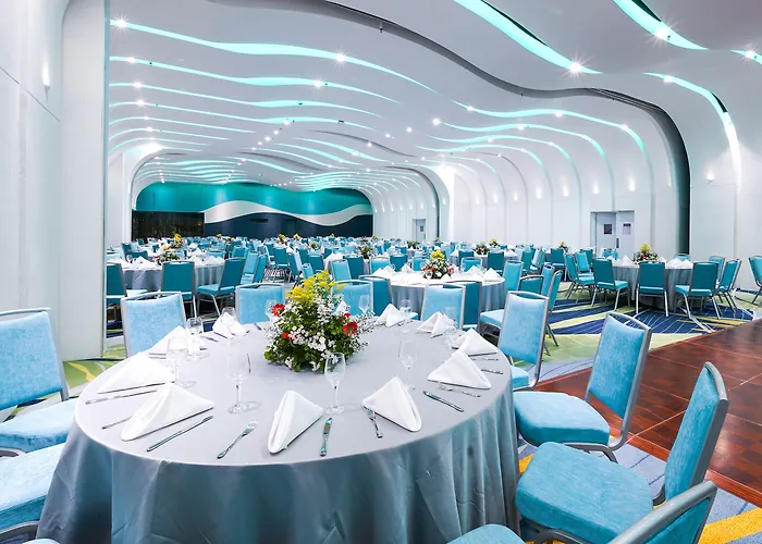 Hotel Tambuli Seaside And 4*