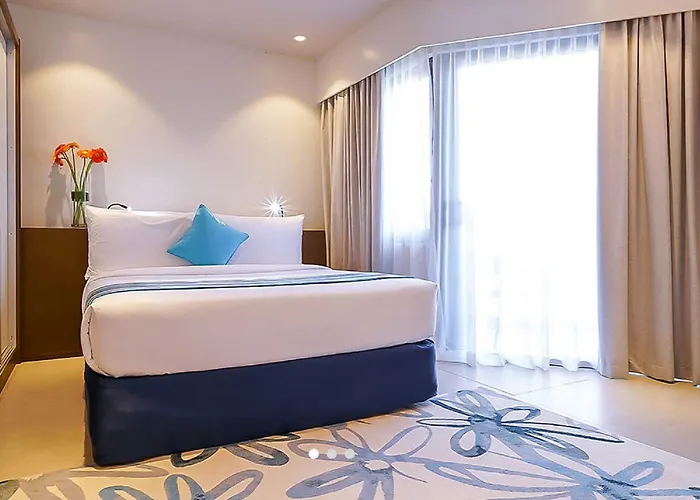 Hotel Tambuli Seaside And 4*