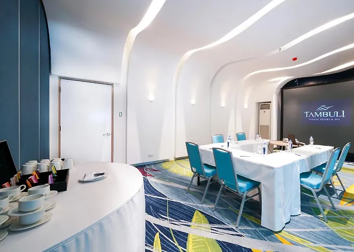 酒店 Tambuli Seaside And 4*